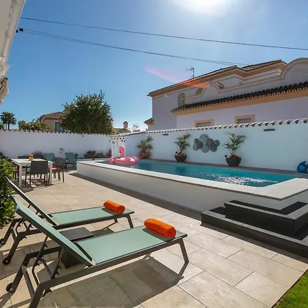 Spanish Style, Elegant 3 Bedroom - 5 Minutes From The Beach! * Μαρμπέλλα