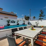 Spanish Style, Elegant 3 Bedroom - 5 Minutes From The Beach!