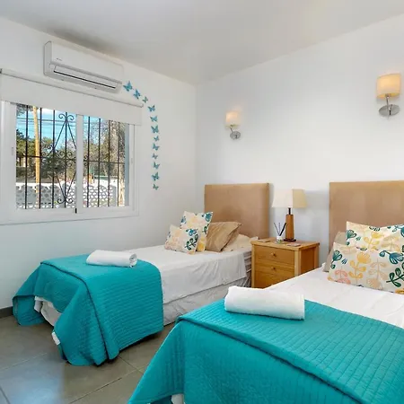 Spanish Style, Elegant 3 Bedroom - 5 Minutes From The Beach! * Marbella