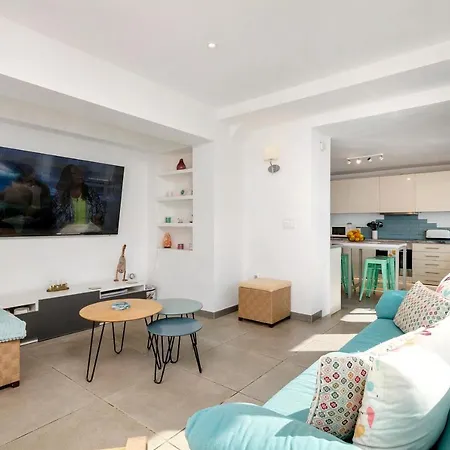 Spanish Style, Elegant 3 Bedroom - 5 Minutes From The Beach! Marbella