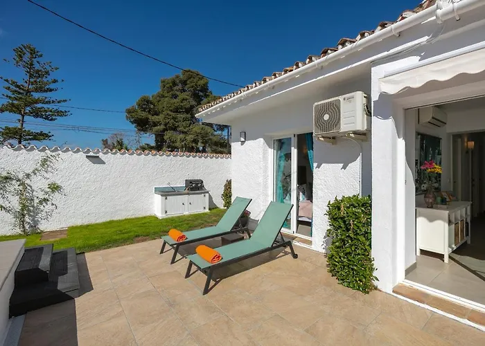 Spanish Style, Elegant 3 Bedroom - 5 Minutes From The Beach! Tatil Evi Marbella